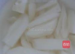 莲藕青瓜炒鸡丁的做法图解2