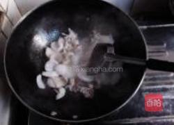 砂锅墨鱼仔的做法图解4