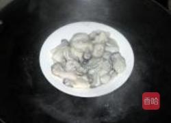 白酒蒜蓉煮生蚝的做法图解3