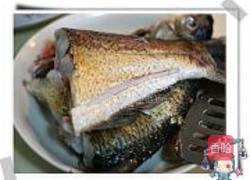 泡椒扁鱼的做法图解1