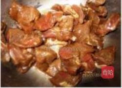 牛肉炒大白菜的做法图解1