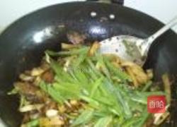 千张蒜苗回锅肉的做法图解8