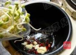 饭煲麻辣豆芽焖面的做法图解5