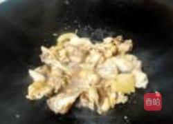 西兰花炒鸡的做法图解6