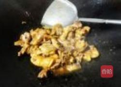 西兰花炒鸡的做法图解7