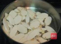 黑木耳炒山药的做法图解3