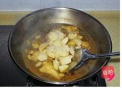 咖喱土豆炖翅根的做法图解9