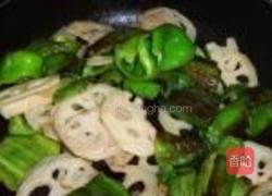 虎皮尖椒炒藕片的做法图解5