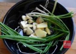 蟹味菇鱼头豆腐煲的做法图解5