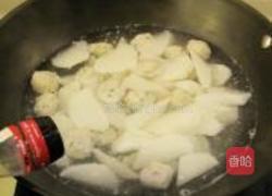 自制鲮鱼丸萝卜汤的做法图解10