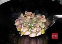 嫩菱炒银杏的做法图解4