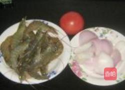 洋葱番茄炒对虾的做法图解1