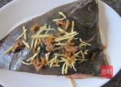 冬菜蒸左口鱼的做法图解2