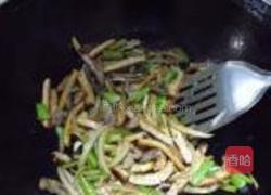 芹菜香干的做法图解5