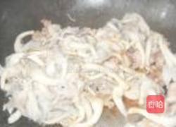 凤尾菇炒肉的做法图解5
