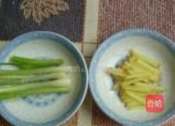 蚝油爆萝卜的做法图解2