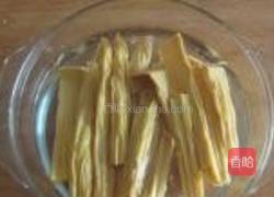 尖椒炒腐竹的做法图解2