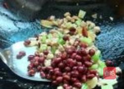 花生仁炒肉丁的做法图解9