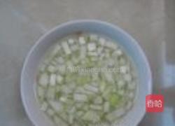 柠香洋葱拌金枪鱼的做法图解2