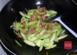 芥兰炒腊肉的做法图解8