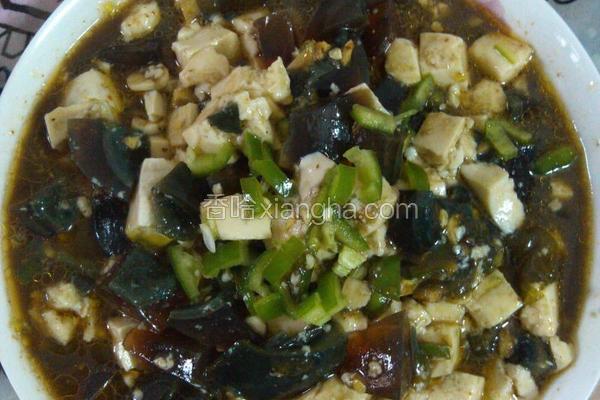 皮蛋拌豆腐