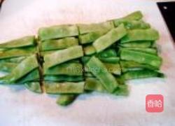鱼露金蒜焖扁豆的做法图解2