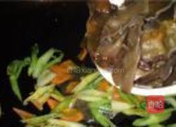 芹菜炒黑木耳的做法图解12