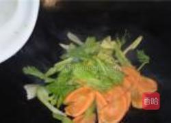 芹菜炒黑木耳的做法图解7