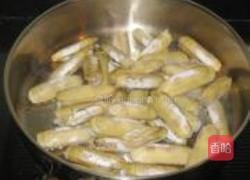 蒜味剁椒炒蛏子的做法图解3
