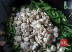 韭菜炒蚬肉的做法图解4