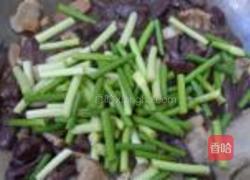 红蘑蒜苔的做法图解8