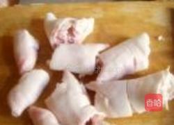 黄豆花生猪蹄煲的做法图解3