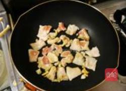 茭白煨面筋的做法图解2