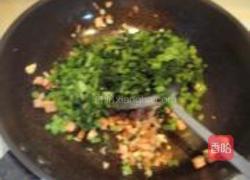 萝卜叶炒火腿的做法图解8