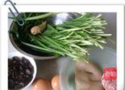 木耳肉末韭菜包子的做法图解3