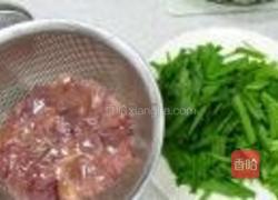 韭菜炒鸡肝的做法图解1