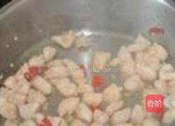 西兰花炒鸡丁的做法图解5
