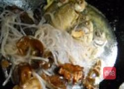 薯粉炖鲫鱼的做法图解8
