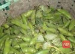 葱香蚕豆的做法图解1