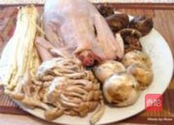 老母鸡煲冬菇汤的做法图解1
