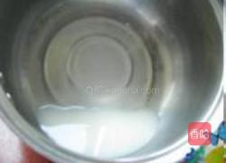 花生油戚风蛋糕的做法图解2