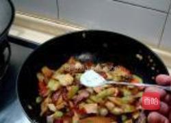 西芹香干炒腊味的做法图解8