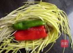 双椒韭黄的做法图解1