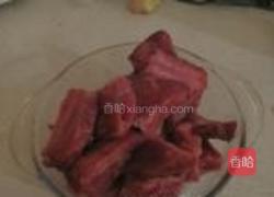土豆烧排骨的做法图解1