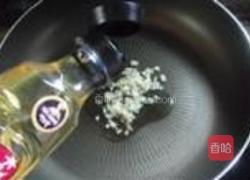 红椒炒绿芽的做法图解4