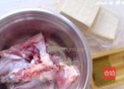 咖喱鱼头豆腐汤的做法图解1