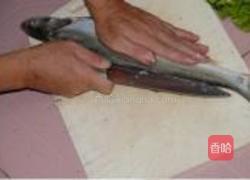 白菜鱼丸汤的做法图解1