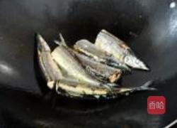 香煎秋刀鱼的做法图解4