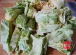 回锅排骨包菜的做法图解1