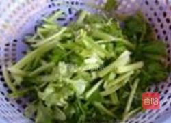 芹菜香干的做法图解2